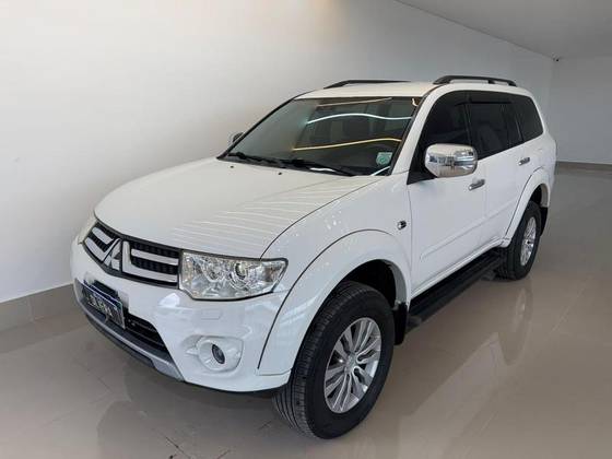 MITSUBISHI PAJERO 3.2 4X4 16V TURBO INTERCOOLER DIESEL 4P AUTOMÁTICO